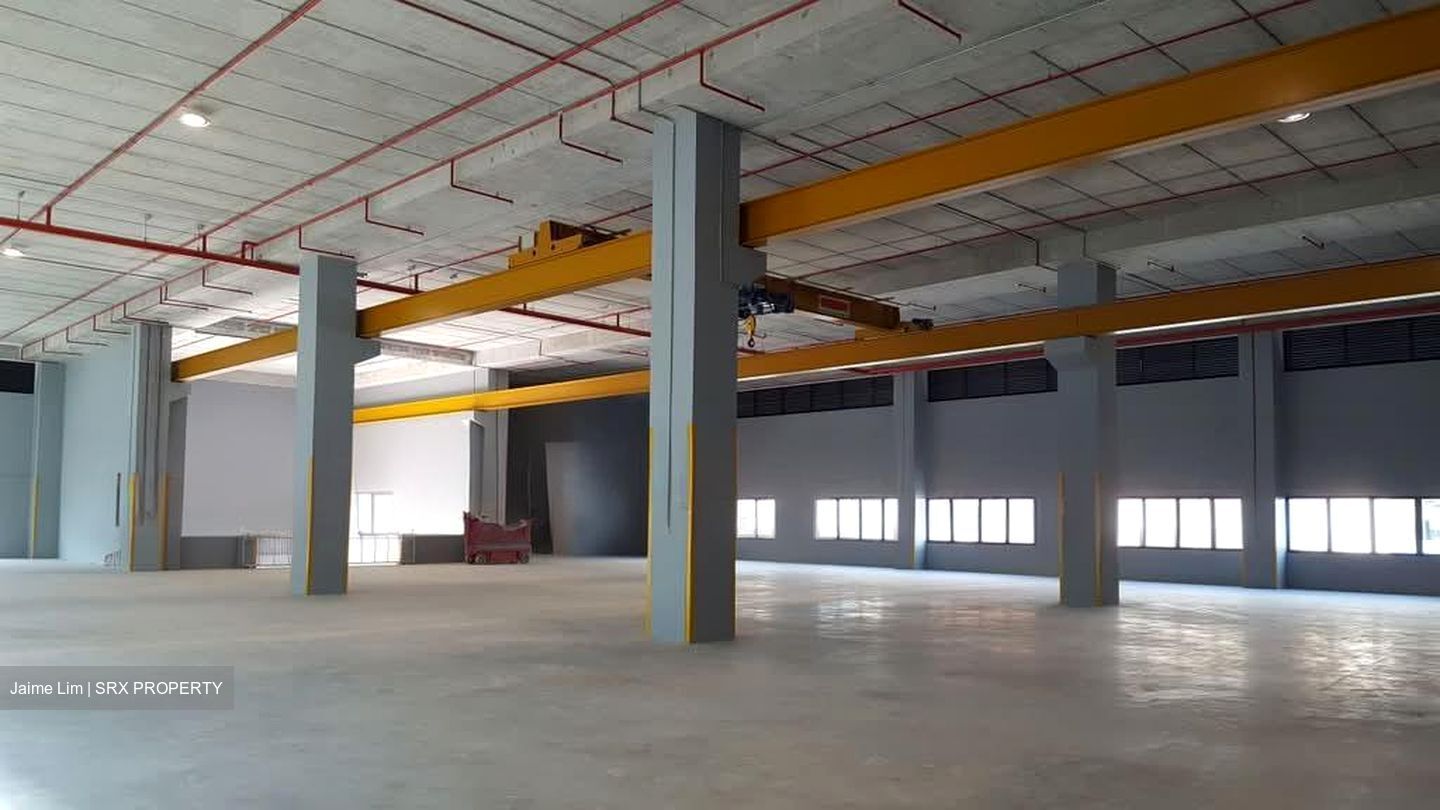 Tampines Industrial Drive (D18), Warehouse #570477201